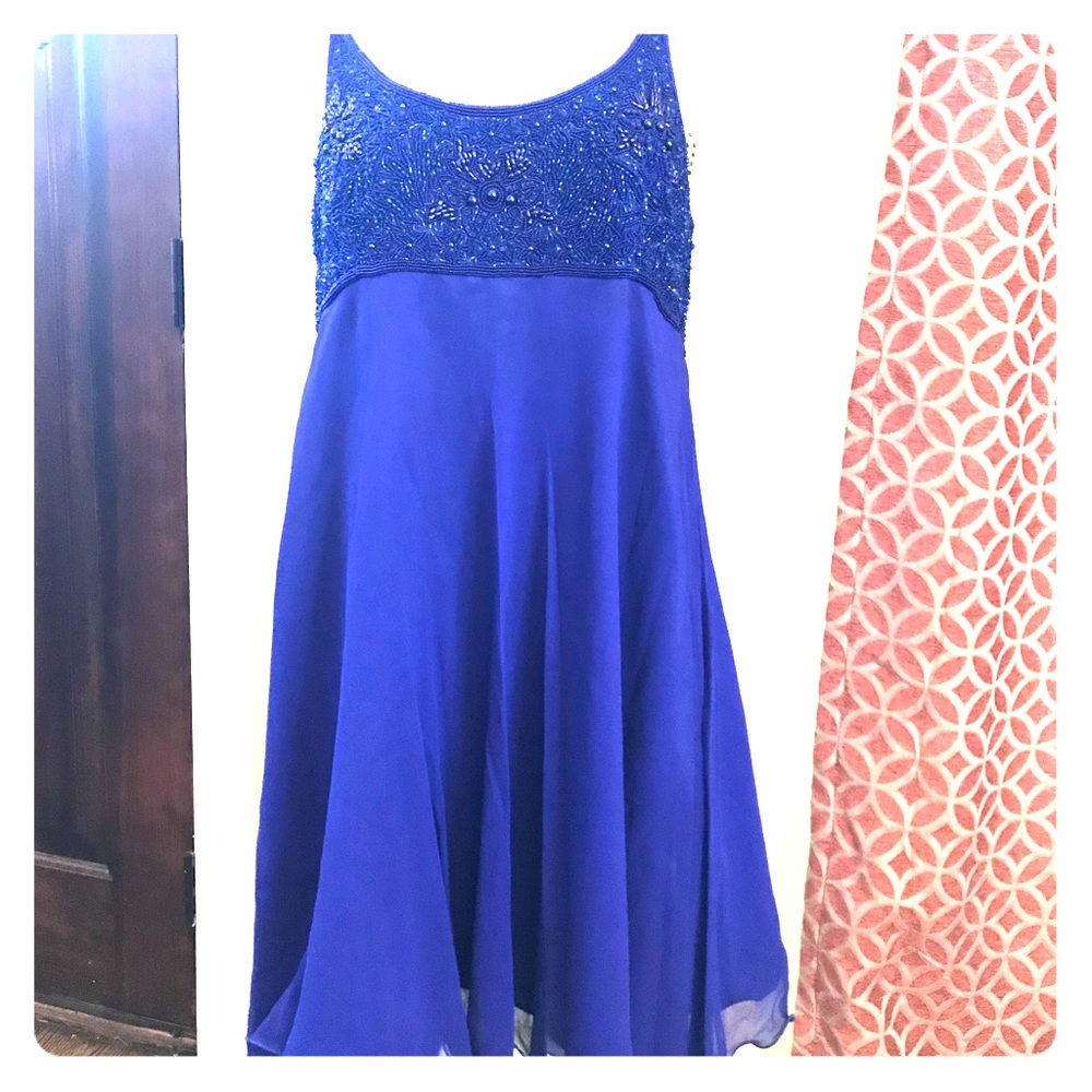 Night Vogue 90s party dress